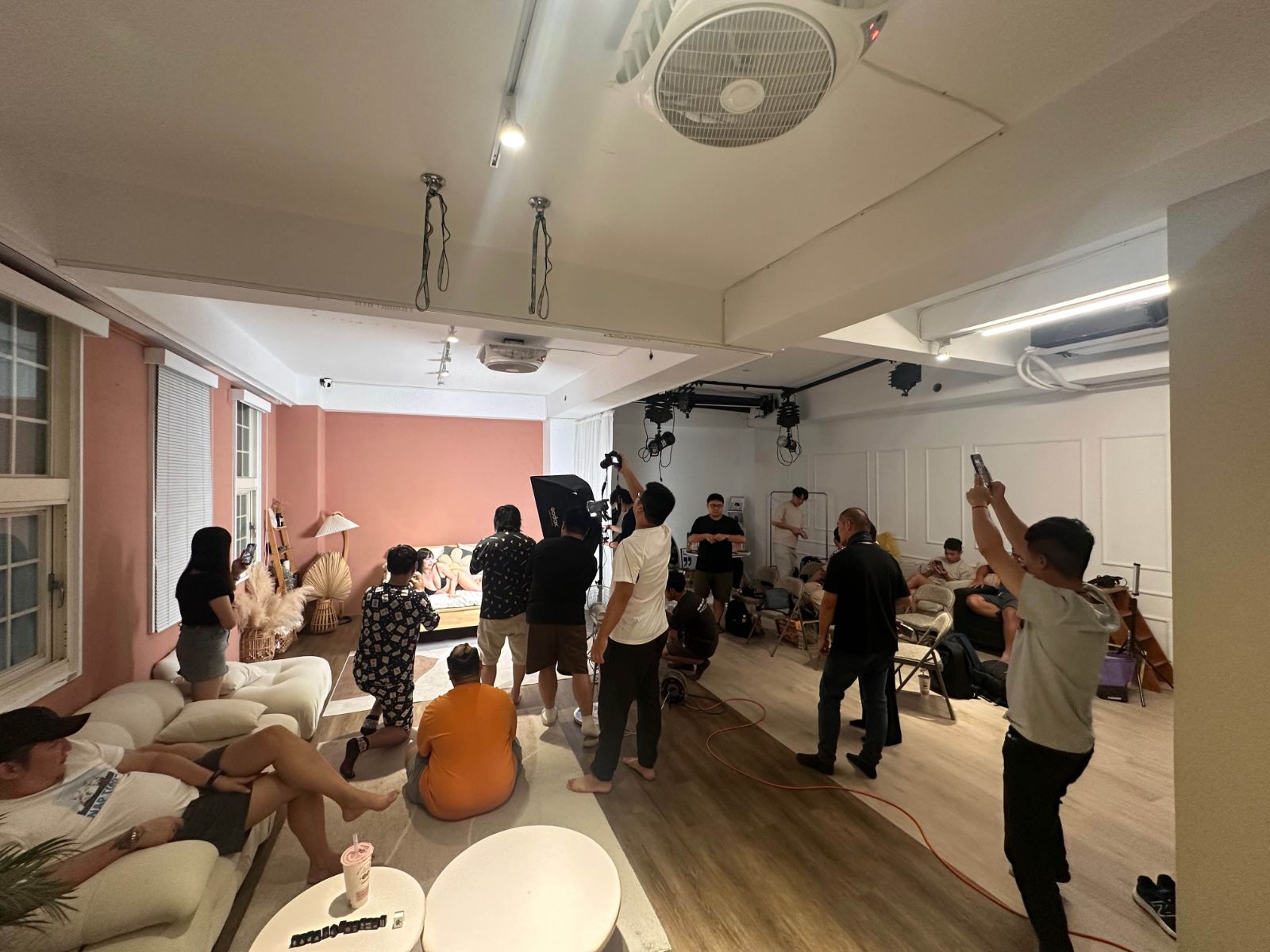 蘭蘭 · DAY2 全員合照 / 黑色內衣